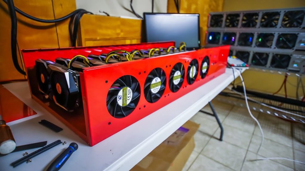 12 x 6600 XTs Did NOT Work In This GPU Mining Rig Case