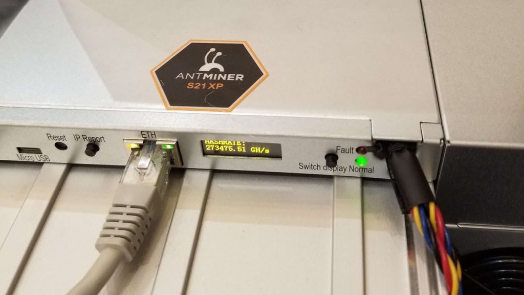 NEW Bitmain Antminer S21 XP has a SCREEN